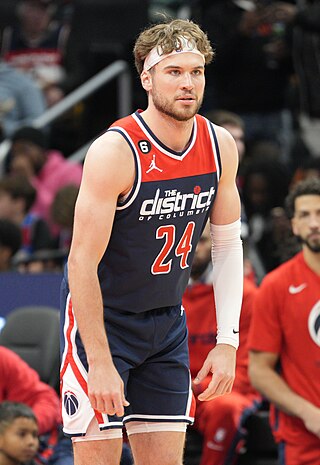 <span class="mw-page-title-main">Corey Kispert</span> American basketball player (born 1999)