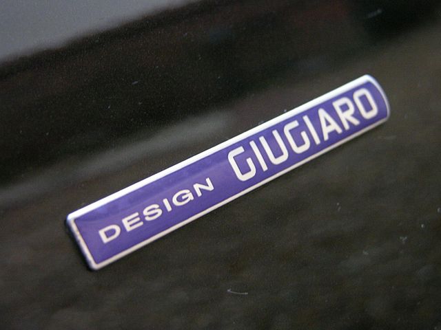 Giugiaro logo on 2005 Maserati 4200 GT