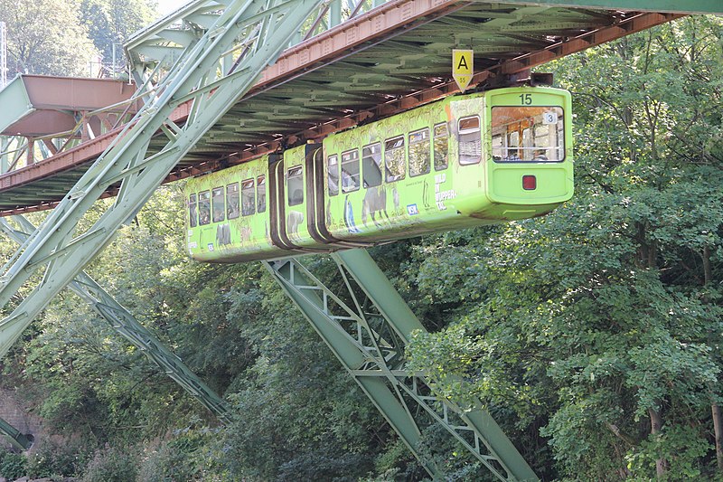 File:2010-09-06 Wuppertaler Schwebebahn 121927.jpg