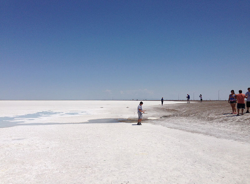 File:2014-07-05 13 01 45 View southeast across the Bonneville Salt Flats, Utah from the Bonneville Salt Flats Rest Area on Interstate 80.JPG