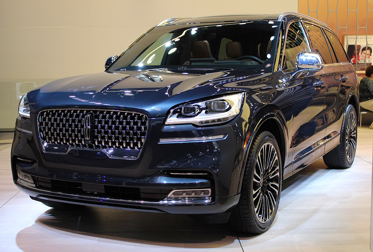 Image of 2020 Lincoln Aviator front NYIAS 2019