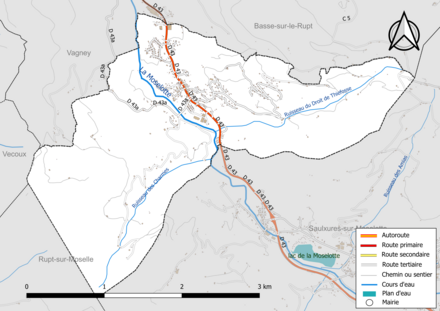 Carte en couleur présentant le réseau hydrographique de la commune