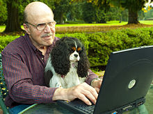 Afbeeldingsbeschrijving Aaron Elkins, author.jpg.