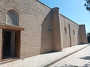 Masjidning qoʻshimcha kirish qismi