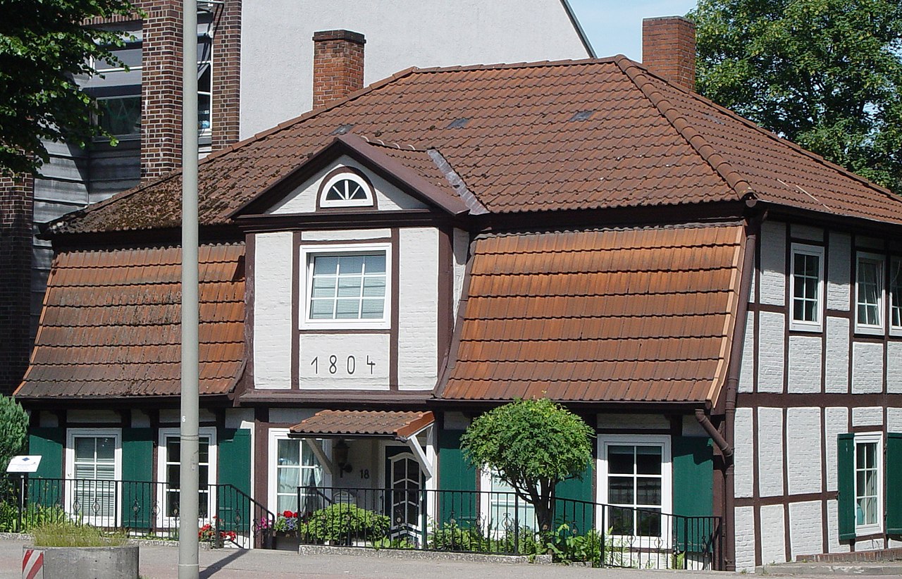Купить дом в гамбурге германия недорого элитные виллы во франции купить