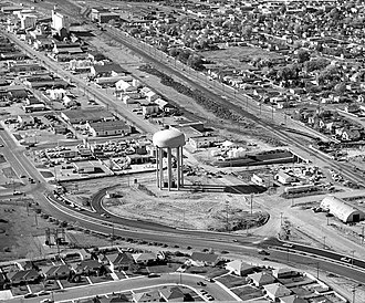 An aerial view of Lethbridge from 1963. Aerial View Looking West From Mayor Magrath Drive And 3rd Avenue (3390339387).jpg