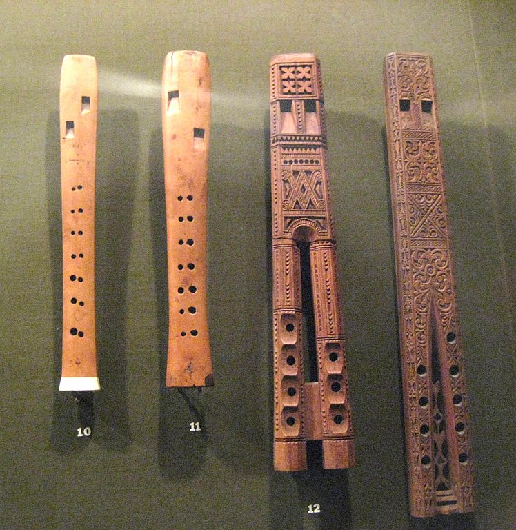 File:Akkordflute and dvojnice.jpg - Wikimedia Commons