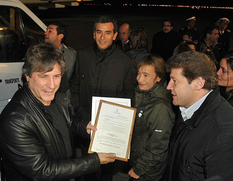 File:Amado Boudou en la vigilia del 2 de abril 03.jpg