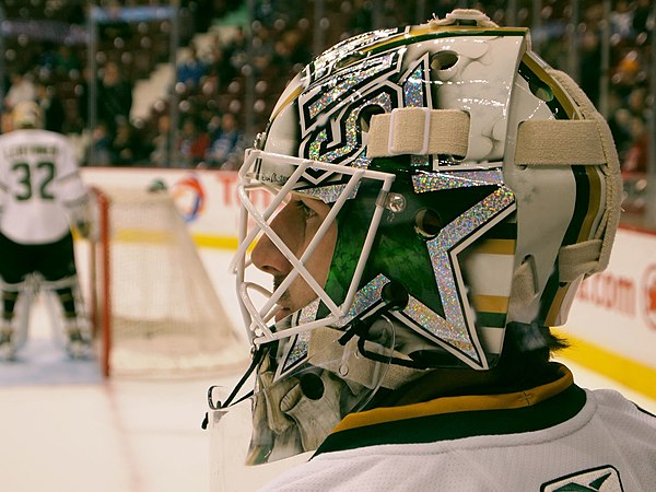 Raycroft debuts his new goalie mask against the Vancouver Canucks.