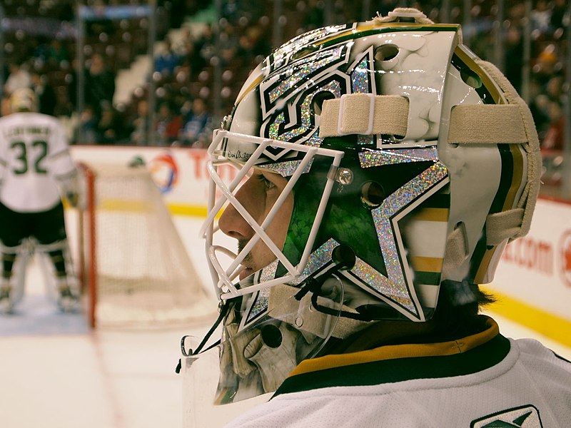 File:Andrew Raycroft's New Sparkle Mask.jpg