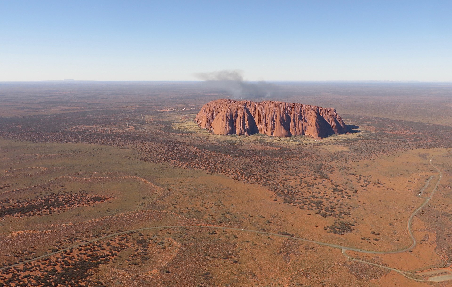 Arial view of Uluru.jpg