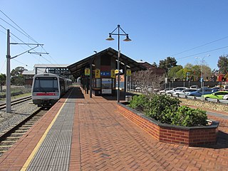 <span class="mw-page-title-main">Armadale railway station, Perth</span> Railway station in Perth, Western Australia