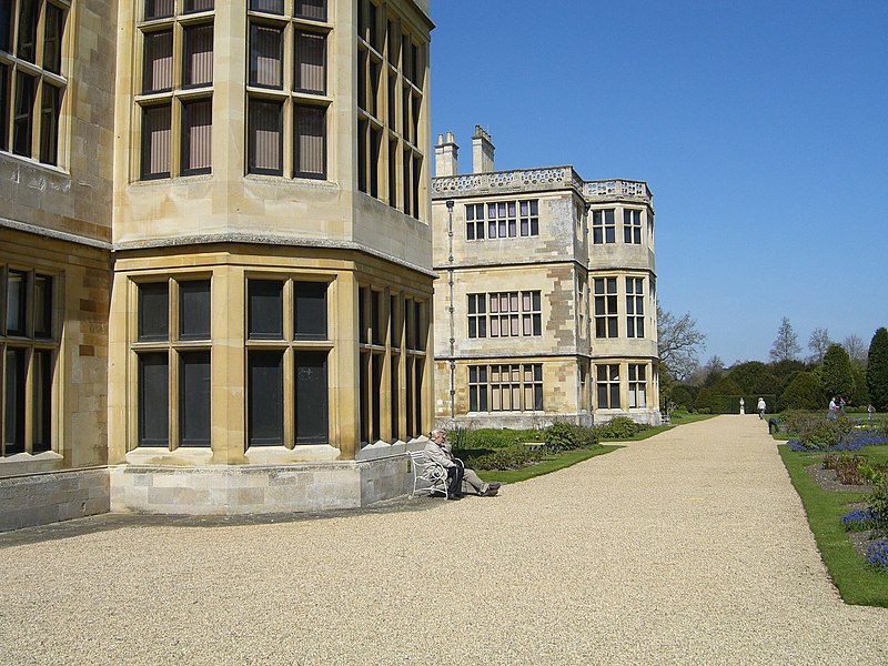 File:Audley End - panoramio (1).jpg