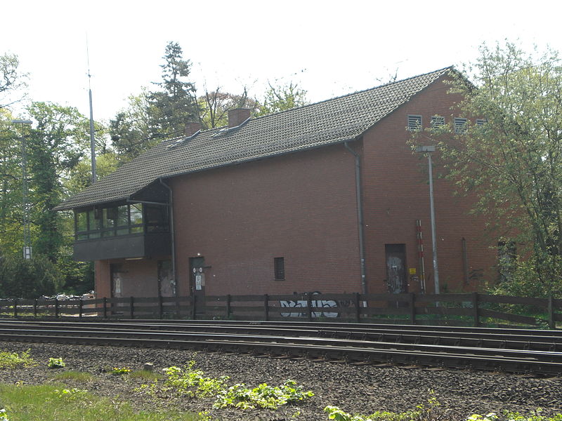 File:Bahnhof Oberneuland neu.JPG