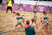 Deutsch: Beachhandball bei den Olympischen Jugendspielen 2018; Tag 6, 12. Oktober 2018; Mädchen, Hauptrundenspiel – Ungarn-Niederlande 2:1 English: Beach handball at the 2018 Summer Youth Olympics at 12 October 2018 – Girls Main Round – Hungary-Netherlands 2:1