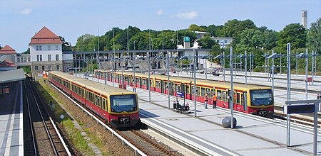 Berlin S Olympiastadion (Olympic Stadium Railway Station) geo.hlipp.de 41277