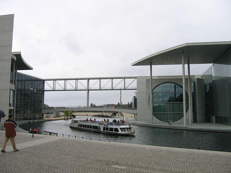 File:Berlin - Spreebogen - bridges 3.jpg