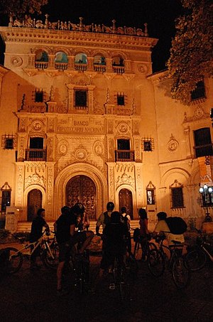 Bicicleteada nocturna patrimonial.jpg