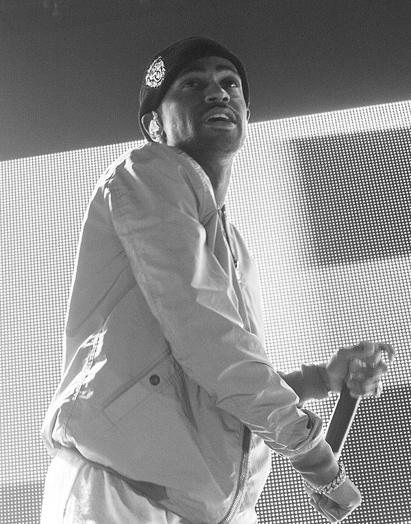 Sean performing in April 2015