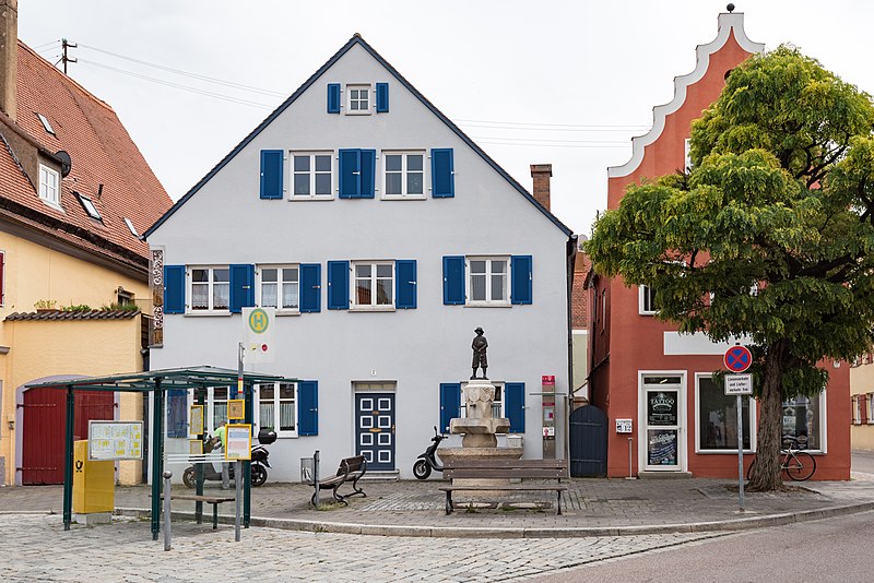 File:Brettermarkt 7 Nördlingen 20180827 001.jpg