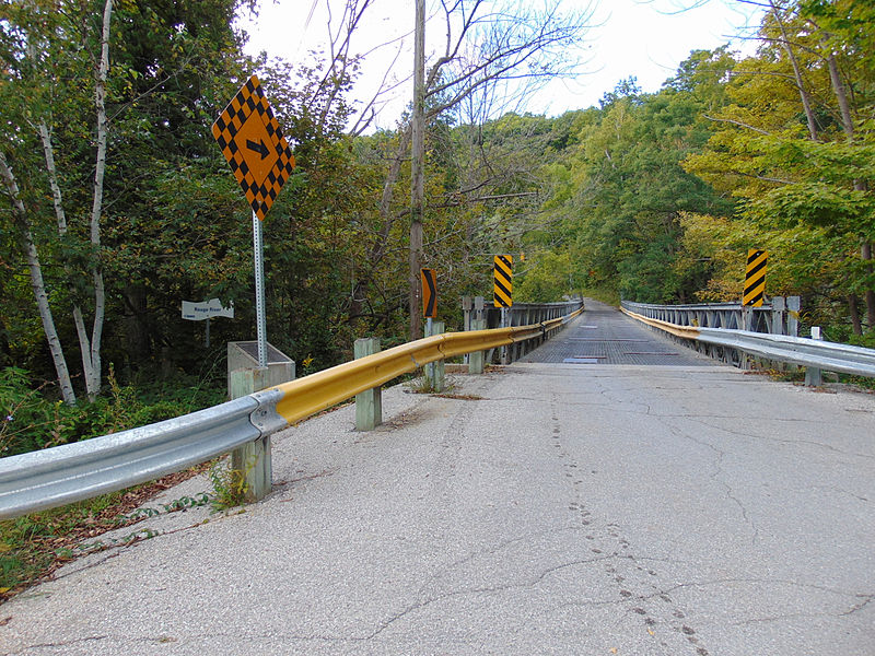 File:Bridge over the Rouge River on Old Finch Avenue 1.jpg