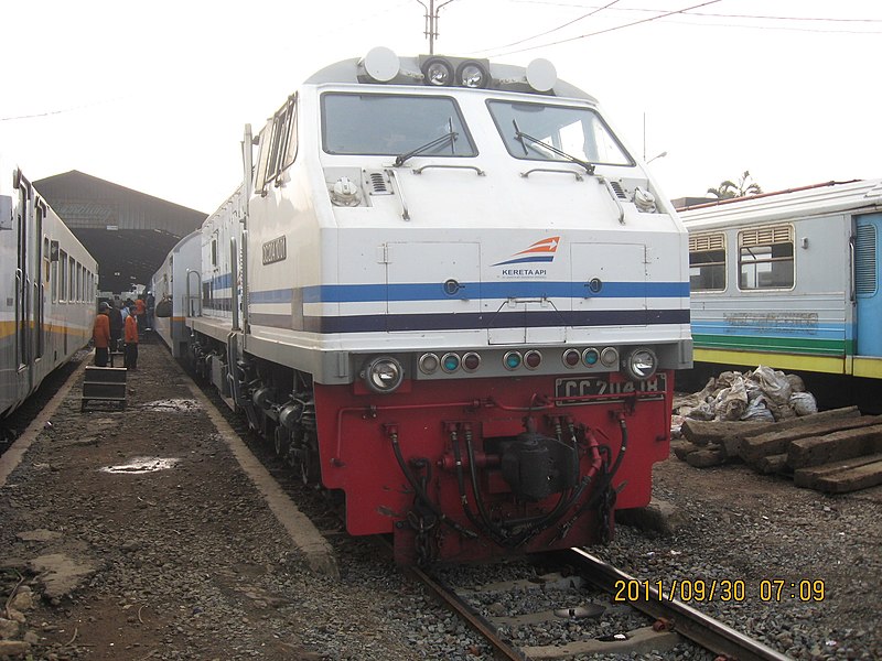 File:CC 204 18 di Stasiun Bandung.JPG