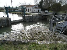 Canal Marans LaRochelle 008.JPG