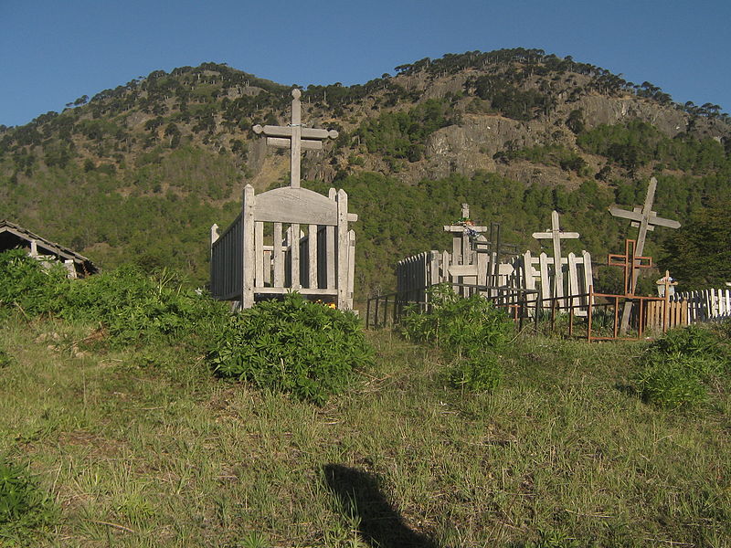 Archivo:Cementerio Icalma II.jpg