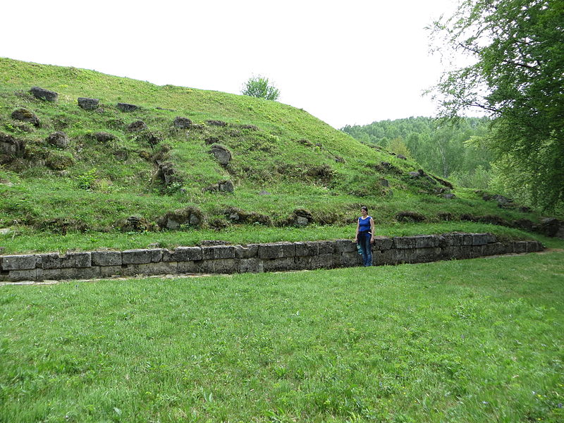 File:Cetatea Blidaru (20).JPG