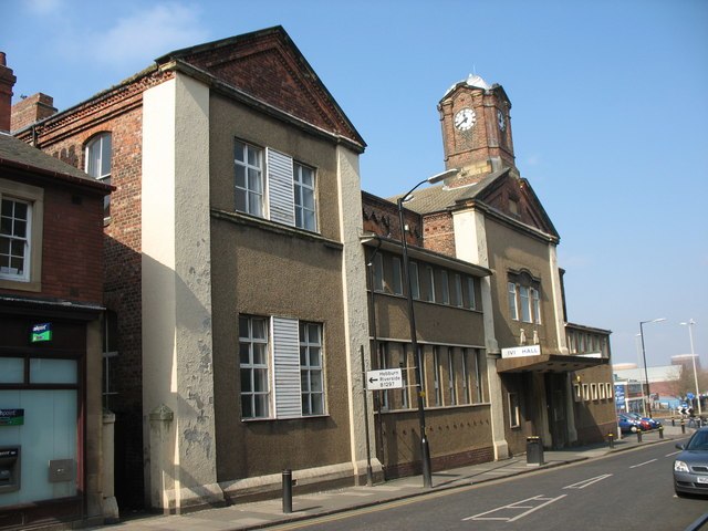 Image: Civic Hall in Jarrow   geograph.org.uk   1597783