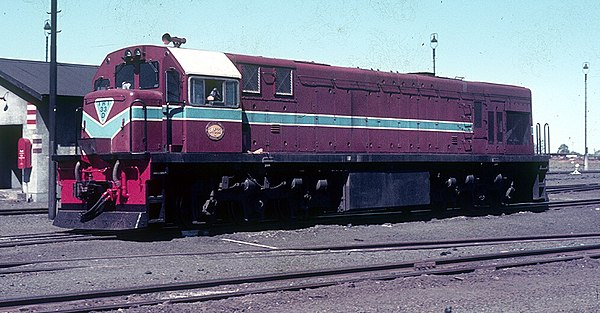No. 34-533 still in Iscor livery but with SAR cabside number plates, Beaufort West, 7 April 1980