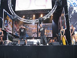 Cor Veleno in concert at the MTV Day in 2006