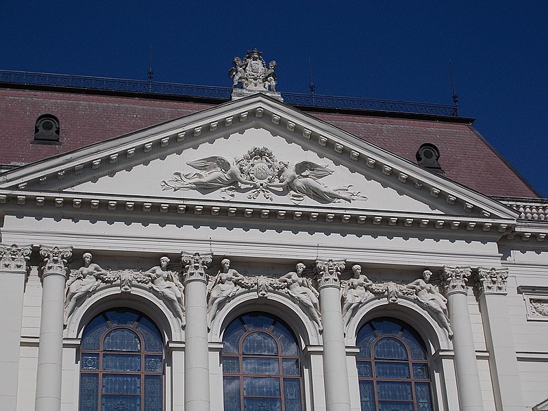 File:County hall tympanum and CoA, Veszprém, 2016 Hungary.jpg