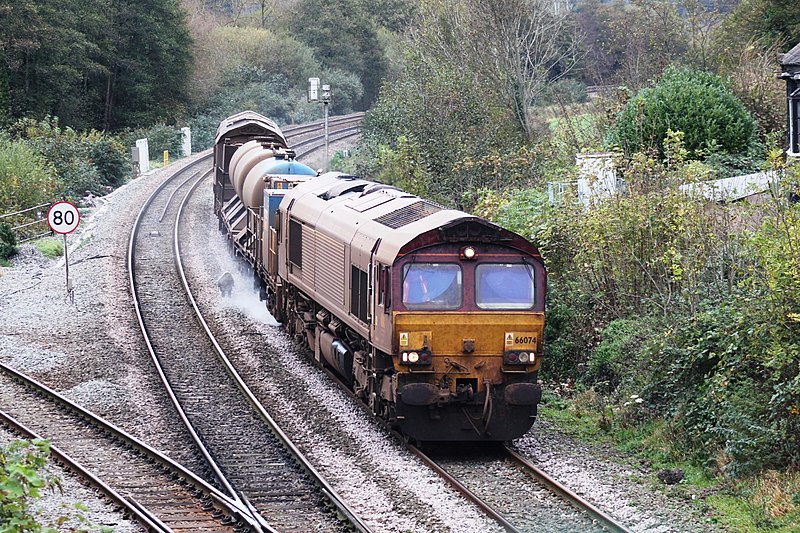 File:Cowley Bridge Junction - DB Cargo 66074+66027 with RHTT.JPG