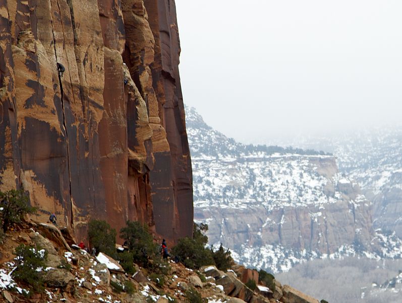 File:Creeks Giving - Climbing in Indian Creek, Utah - 7.jpg