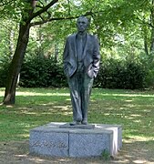 Johannes R. Becher en el cementerio de Pankow