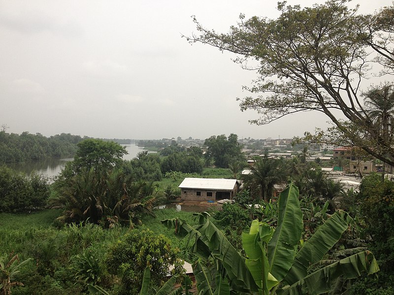 File:Deïdo Douala January 2013 37.JPG