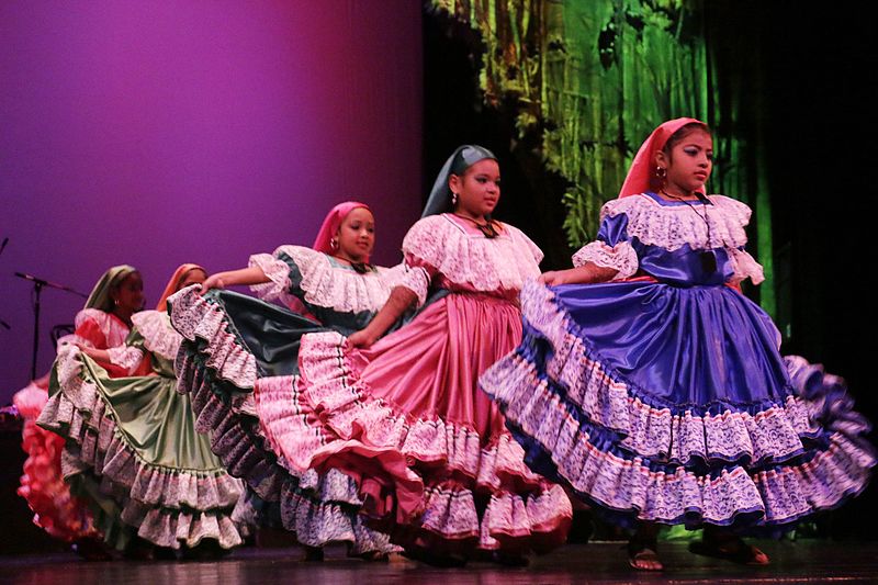 File:Debut de la Compañia Infantil de Teatro La Colmenita de El Salvador. (24588850771).jpg