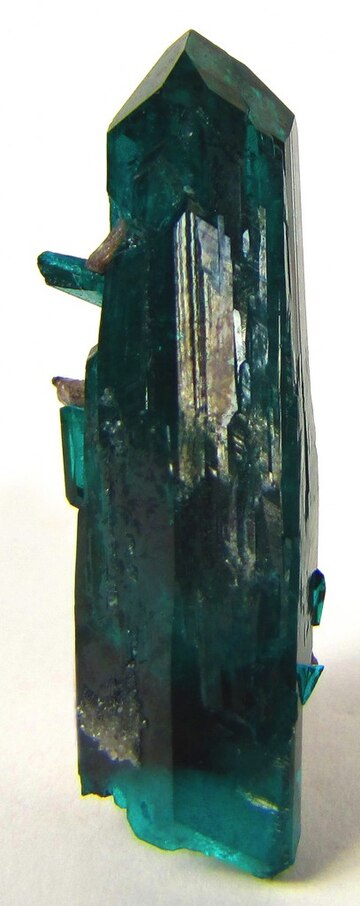 File:Dioptase-Cerussite-285225.jpg