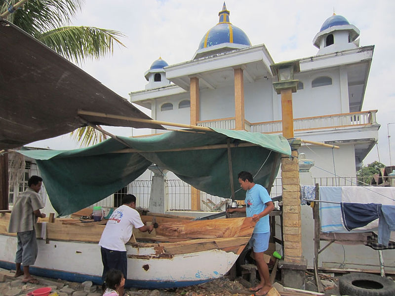 File:Dugout Canoe (6215695496).jpg