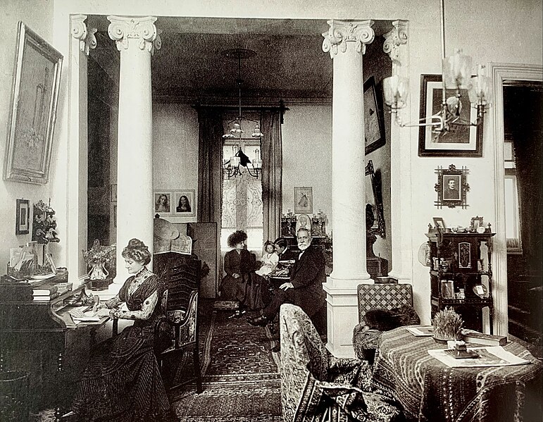 File:Early 20th century interior of the house of painter Eugen Voinescu (1844-1909) in Bucharest.jpg