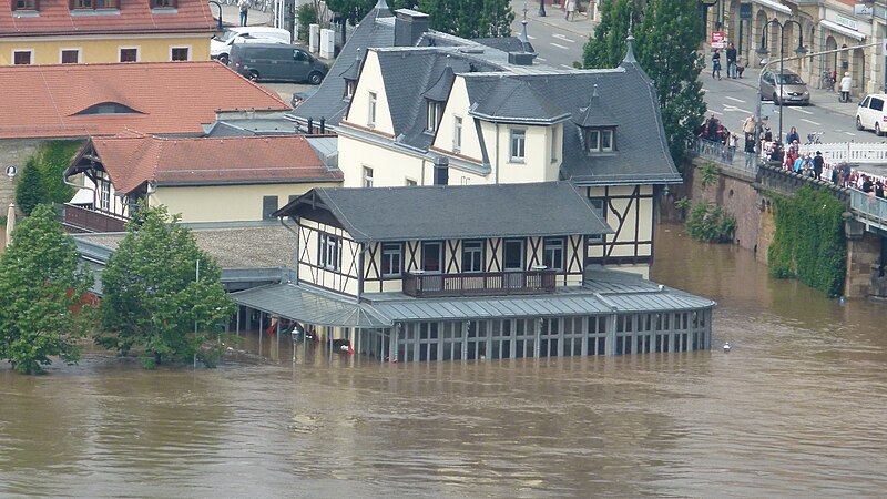 File:Elbe-Hochwasser in Dresden-Juni 2013-110.JPG