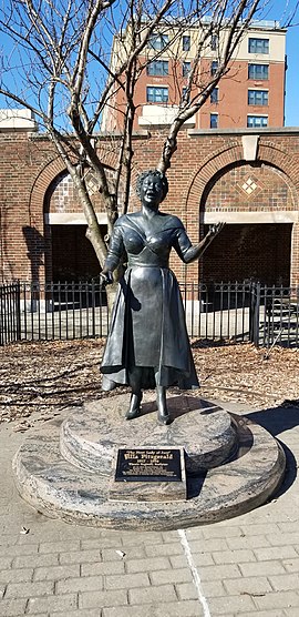 Ella Ftzgerald Yonkers Train Station Statue.jpg