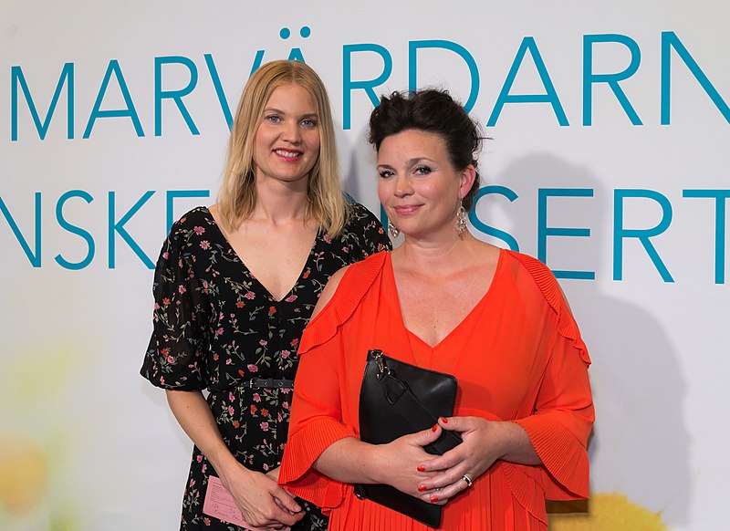 File:Emma Frans and Annakarin Nyberg in 2019.jpg