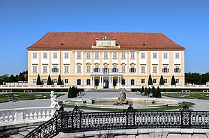 Engelhartstetten - Palacio de Hof (2) .JPG