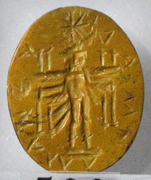 File:Età imperiale, gemma con chnoubis con triplice sigma e iscrizione, ii-IV secolo ca. in diaspro giallo - Copia.jpg