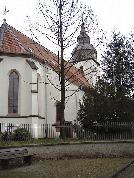 File:Ev Auferstehungskirche Arheilgen.JPG