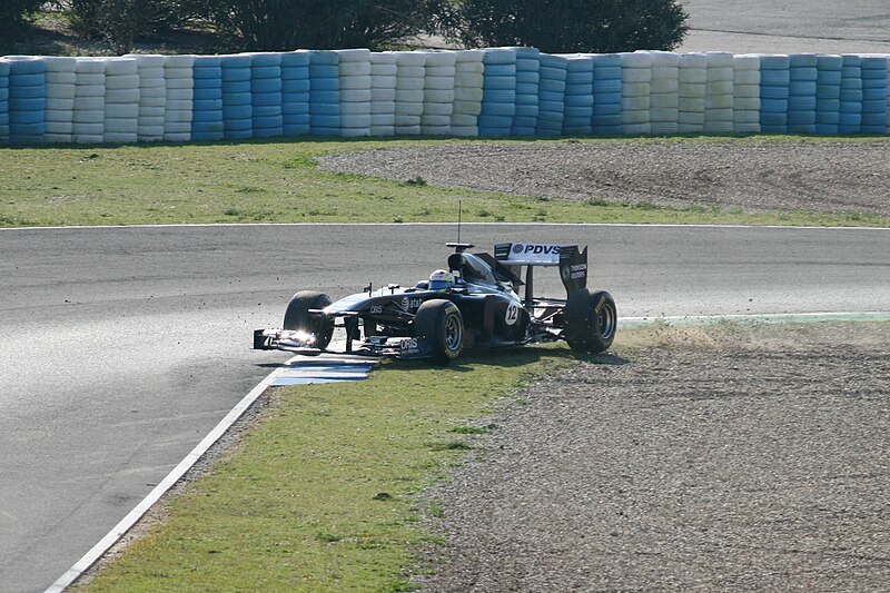 File:F1 2011 Jerez day2 2.jpg