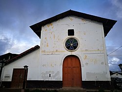 Façana de l'església de Nuestro Señor de Burgos de Chachapoyas02.jpg