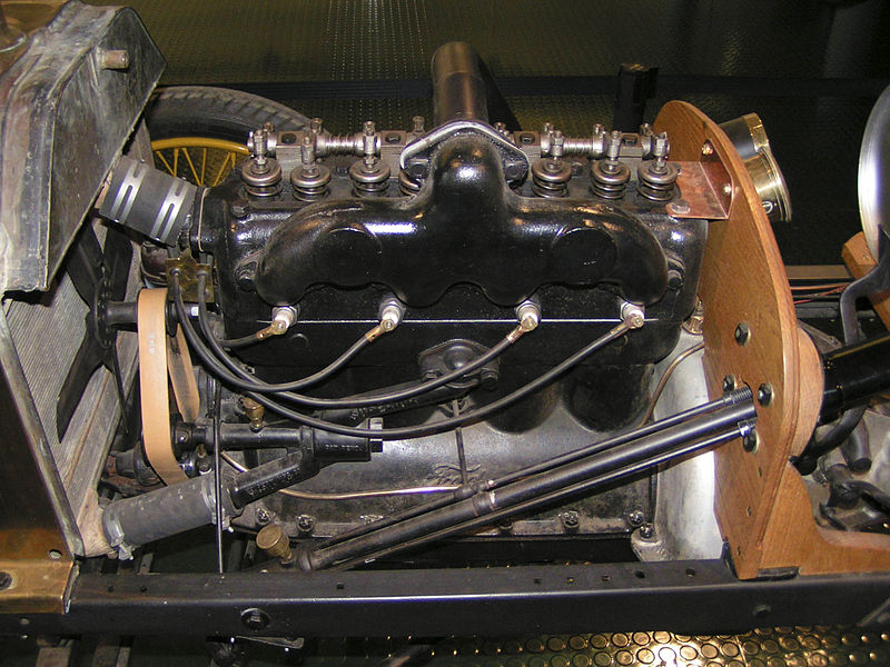 File:Ford Model T racer engine (2534461425).jpg